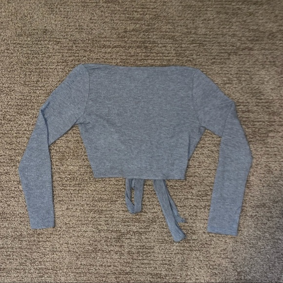 Abercrombie & Fitch Long Sleeve Crop Top - Picture 3 of 4